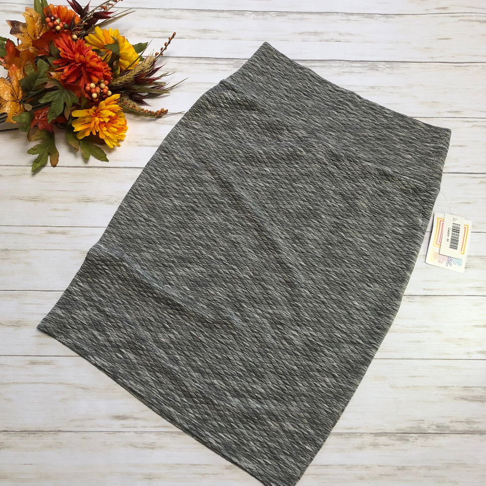 NWT LuLaRoe Gray Cassie Pencil Skirt Medium - Picture 1 of 4